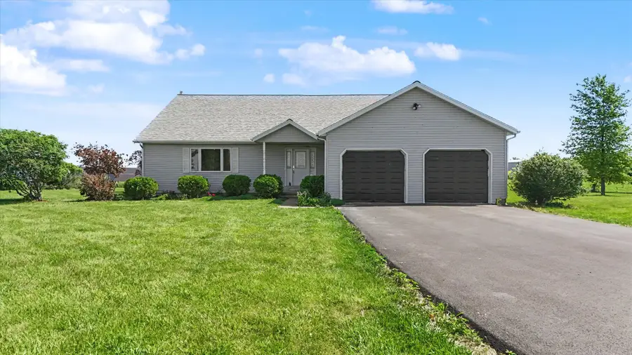 102 E County Road 2500 N Road, Mahomet, IL 61853 - #3