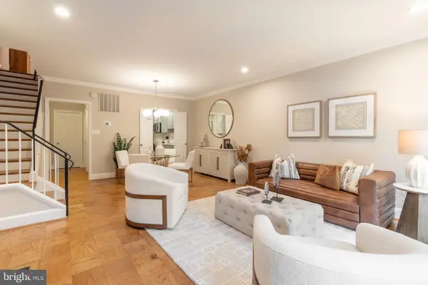 3299 NW Sutton Place #C, Washington,  20016