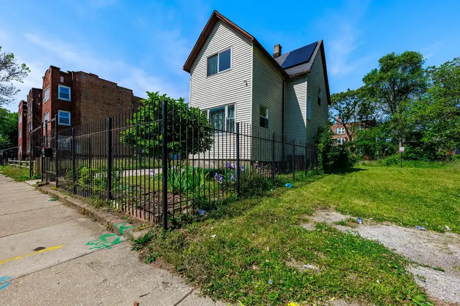 7412 S Phillips Avenue, Chicago, IL 60649 - #3