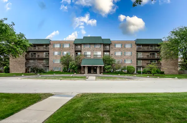675 Grove Drive #304, Elk Grove Village, IL 60007