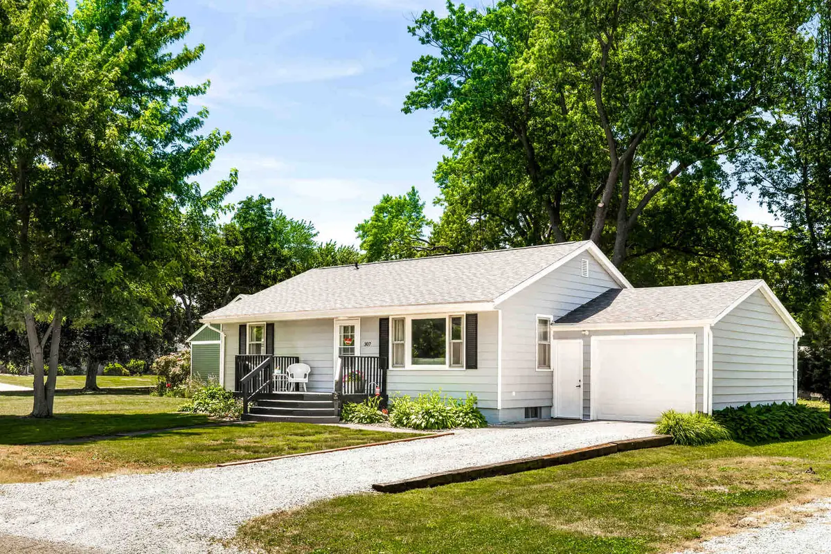 307 S Daniel Street, Leroy, IL 61752 - #1