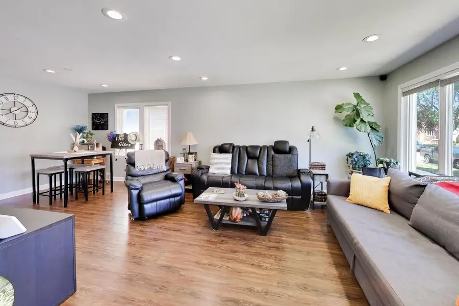 5016 N Mango Avenue, Chicago, IL 60630 - #3