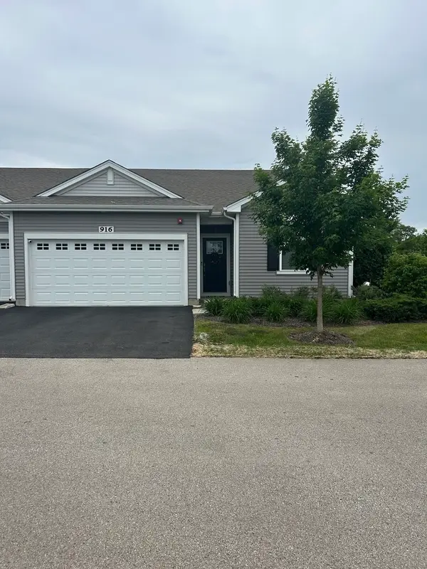 916 Darwin Street, North Aurora, IL 60542