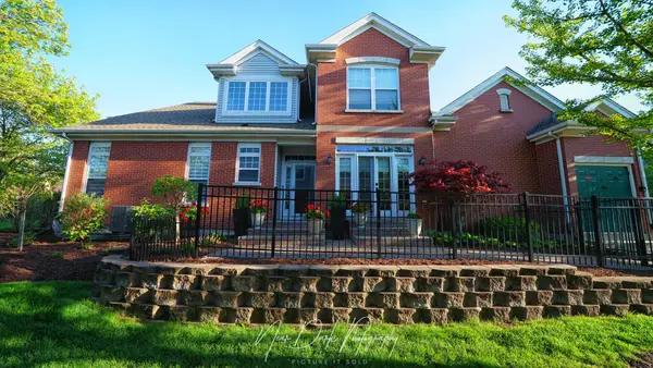 29 Lakebreeze Court, Lake Zurich, IL 60047