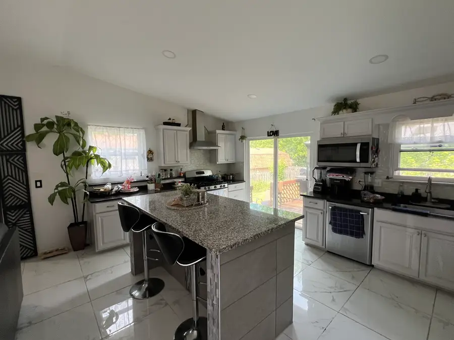 38201 N Loyola Avenue, Beach Park, IL 60087 - #3