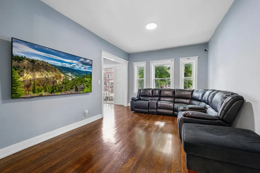 7005 S Eberhart Avenue, Chicago, IL 60637 - #3