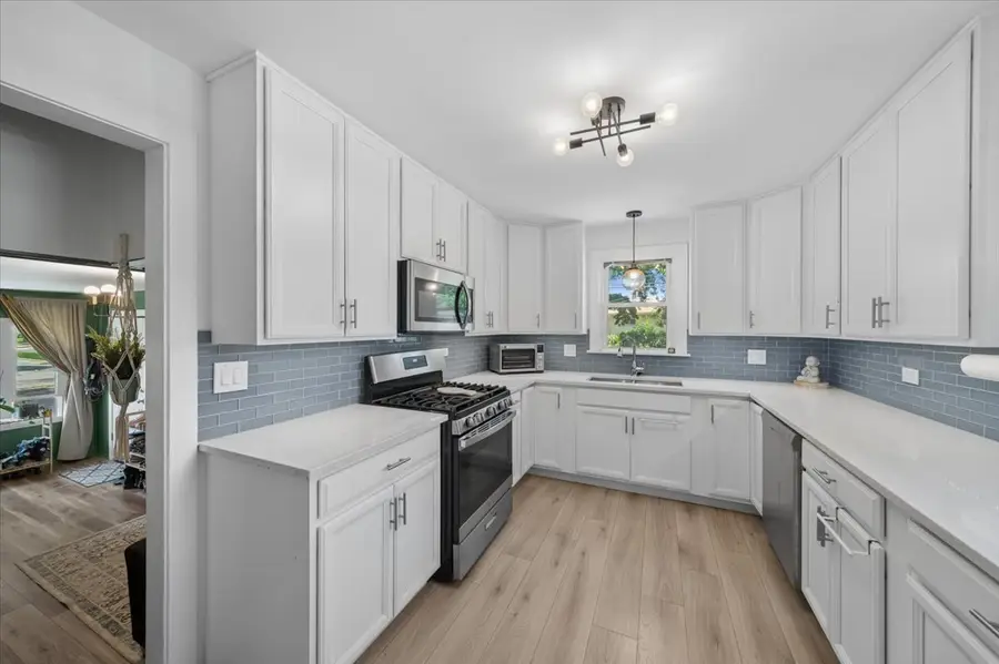 5710 W Hawthorne Avenue, Berkeley, IL 60163 - #3