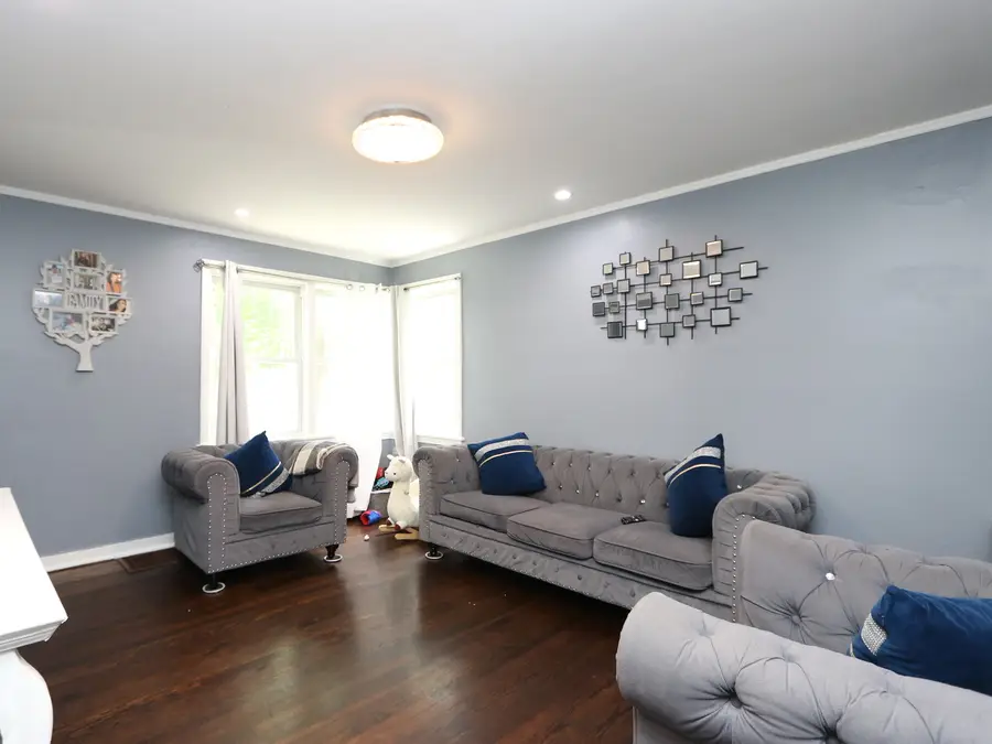 10134 S Bensley Avenue, Chicago, IL 60617 - #2