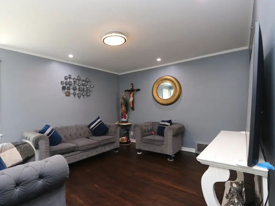 10134 S Bensley Avenue, Chicago, IL 60617 - #3