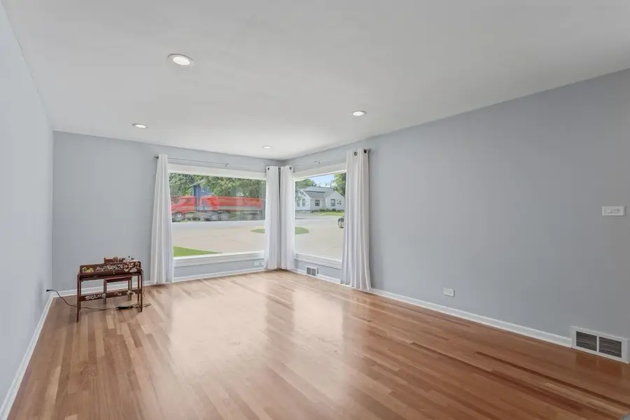 1215 W Roosevelt Road, Wheaton, IL 60187 - #3