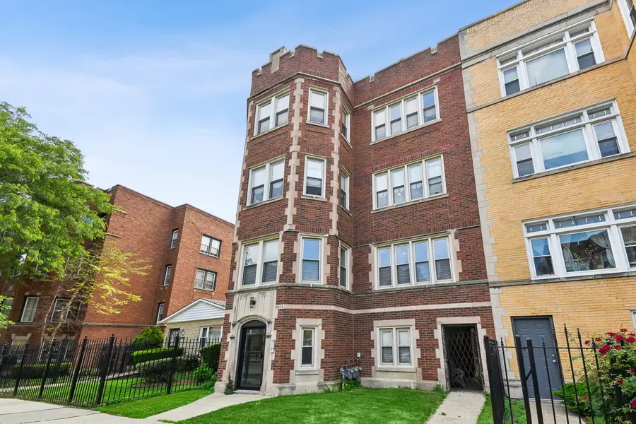 6835 S Clyde Avenue, Chicago, IL 60649 - #2