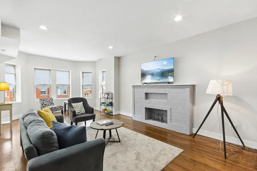 6835 S Clyde Avenue, Chicago, IL 60649 - #3