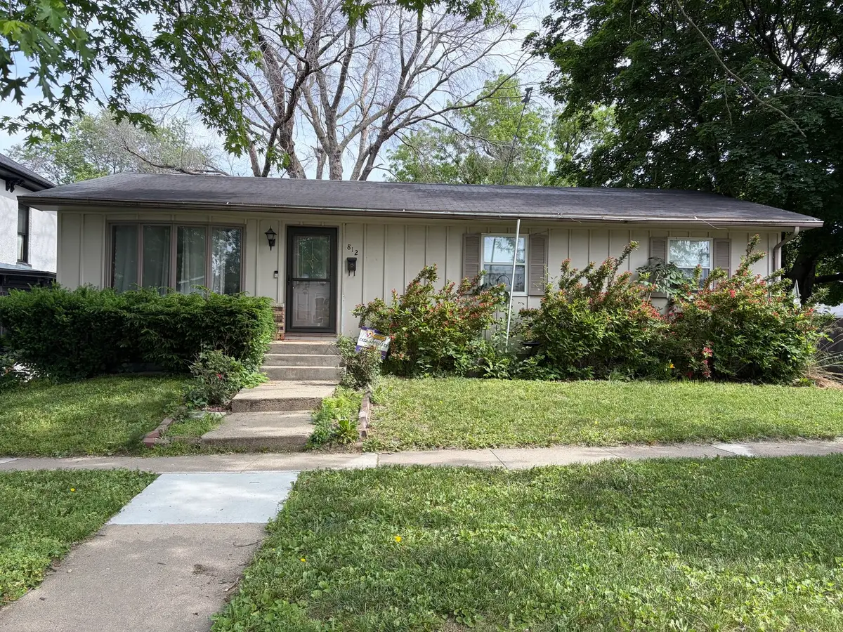 812 10th Street, Dewitt, IA 52742 - #1