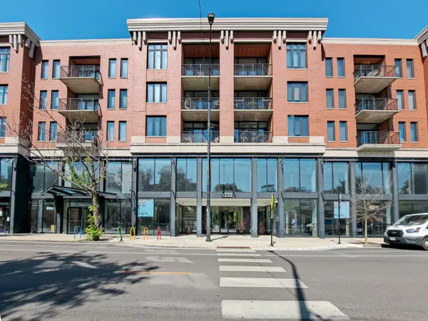 3232 N Halsted Street #D609, Chicago, IL 60657