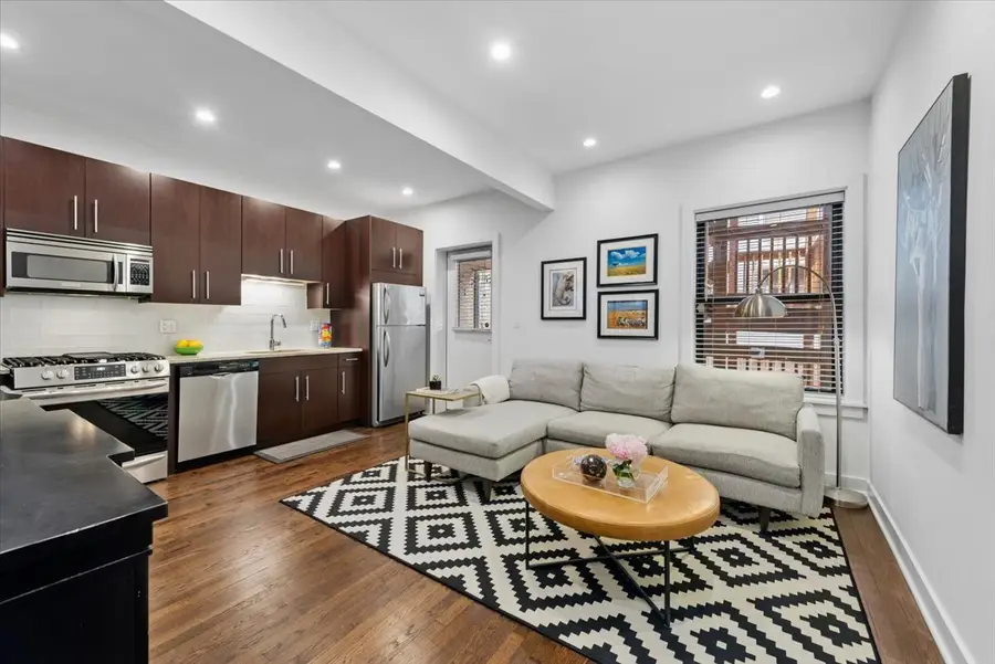1454 W Roscoe Street #1W, Chicago, IL 60657 - #3