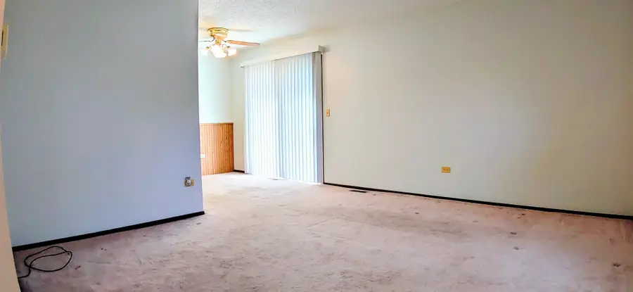 1070 Glouchester Harbor #1070, Schaumburg, IL 60193 - #2