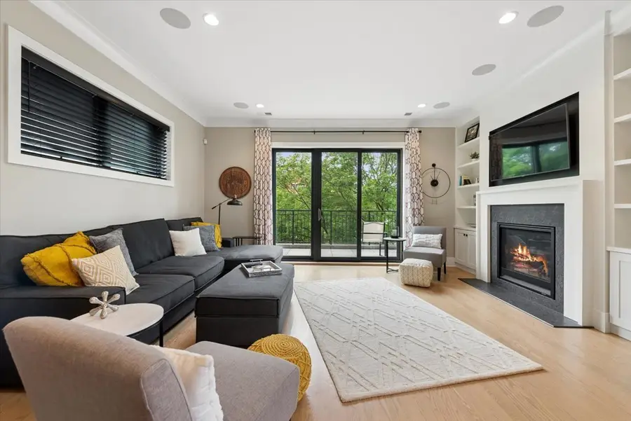 1731 W Roscoe Street #3, Chicago, IL 60657 - #2