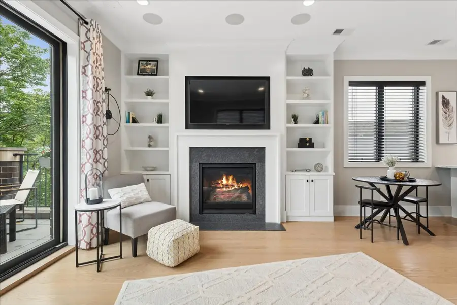 1731 W Roscoe Street #3, Chicago, IL 60657 - #3