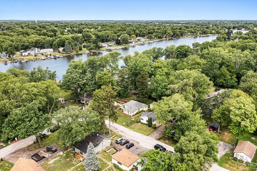 2622 W Emerald Court, McHenry, IL 60051 - #3