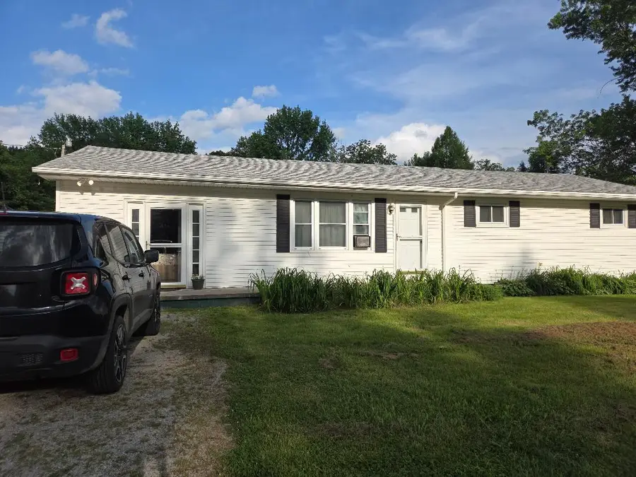 32372 Main Street, Tamms, IL 62988 - #2