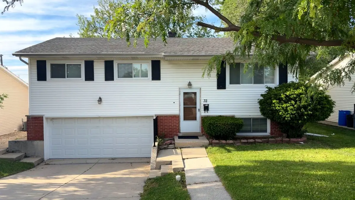 32 E Schubert Avenue, Glendale Heights, IL 60139 - #1