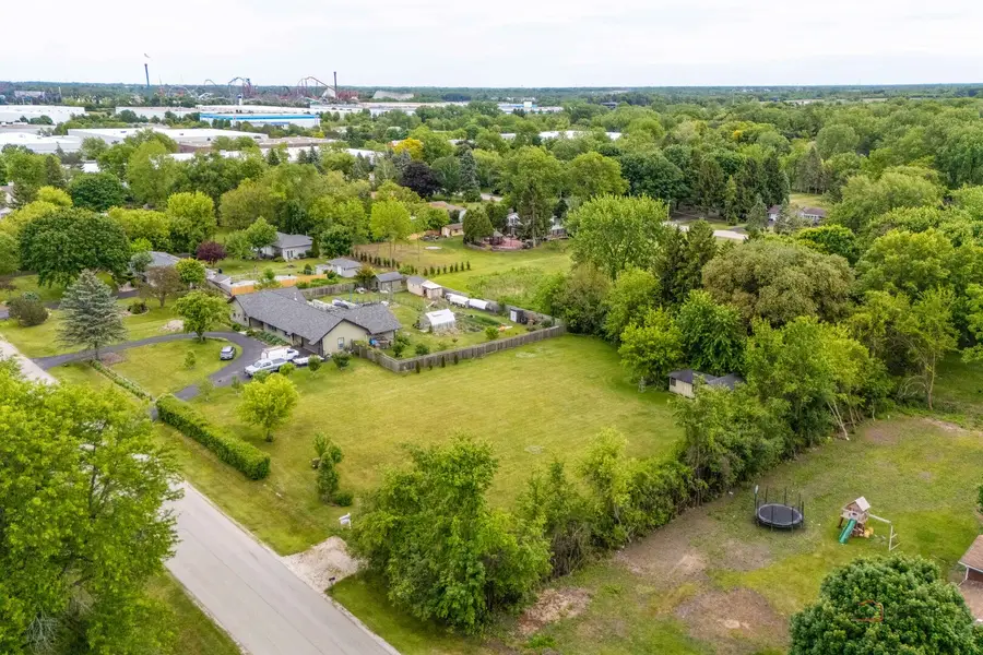 16655 W Applewood Court, Gurnee, IL 60031 - #2