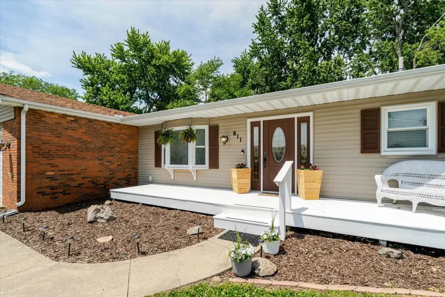 611 E Water Street, Farmer City, IL 61842 - #3