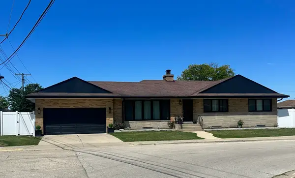8425 W Sunnyside Avenue, Chicago, IL 60656