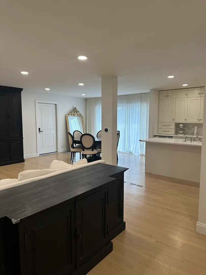 8425 W Sunnyside Avenue, Chicago, IL 60656 - #3