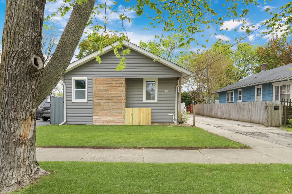 127 N Victory Street, Waukegan, IL 60085 - #1