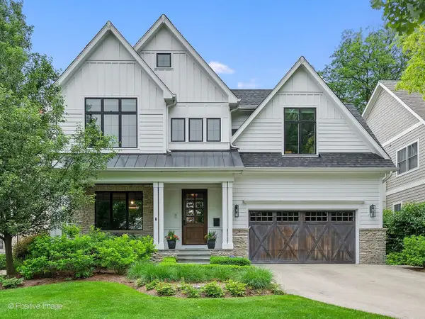 118 Tuttle Avenue, Clarendon Hills, IL 60514