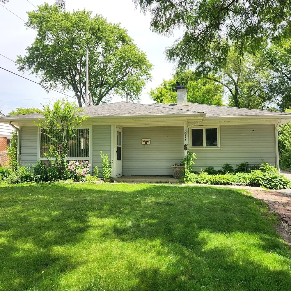 193 E Dennis Road, Wheeling, IL 60090 - #1