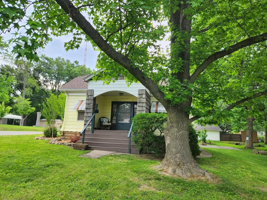 312 N Beaucoup Street, Pinckneyville, IL 62274 - #3