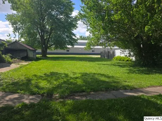 140 W 1st Street, Dallas City, IL 62330 - #1