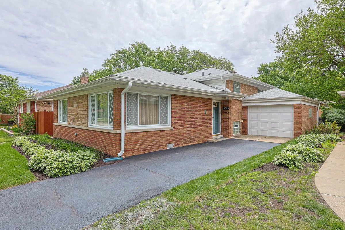 5505 Keeney Street, Morton Grove, IL 60053 - #1
