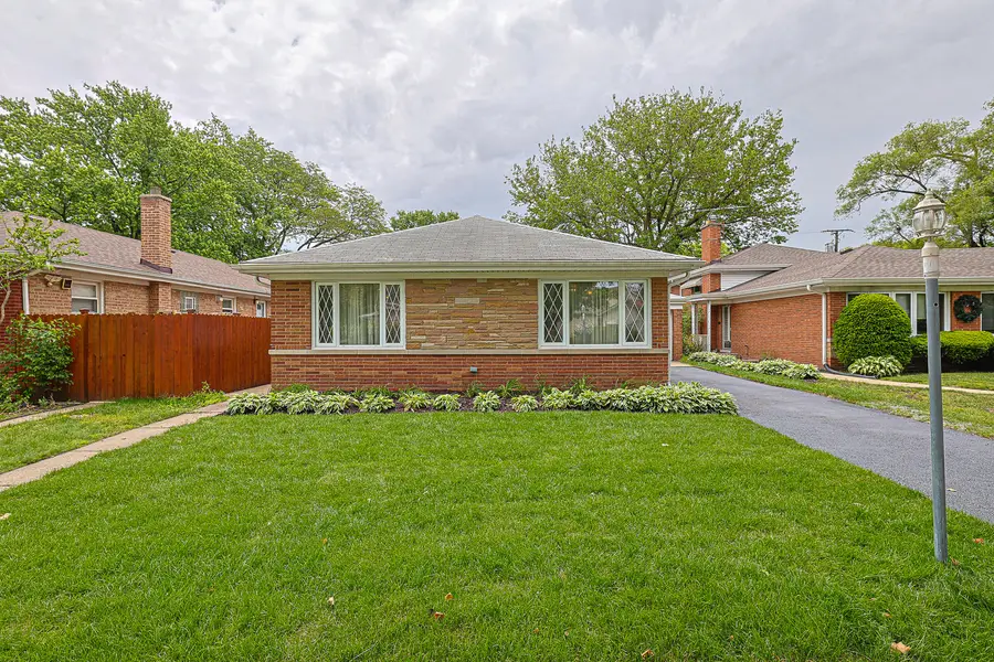 5505 Keeney Street, Morton Grove, IL 60053 - #3