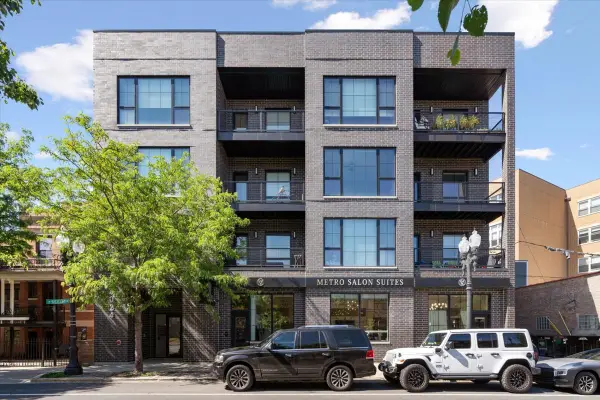 2024 W Irving Park Road #404, Chicago, IL 60618