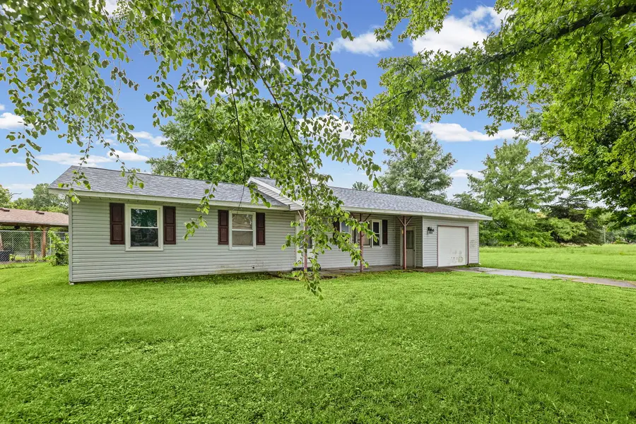 6 Edgebrook Street, Centralia, IL 62801 - #2
