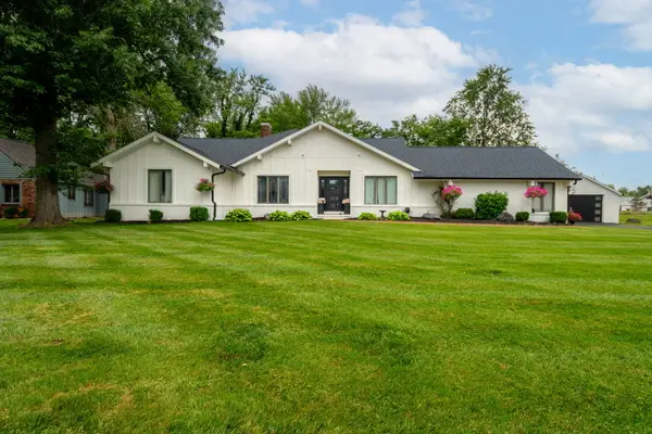 3302 W Lakeview Road, Marion, IL 62959