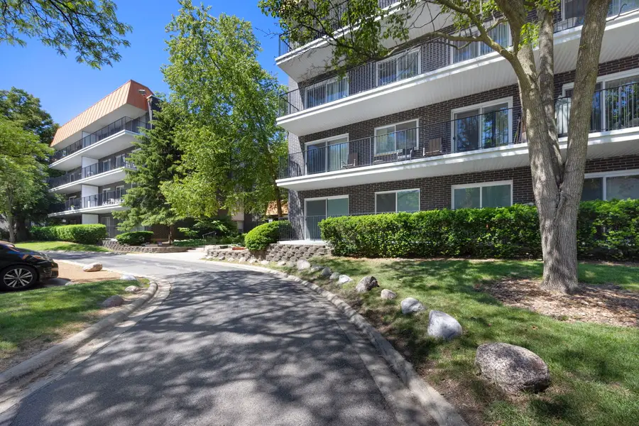 9530 Lamon Avenue #401, Skokie, IL 60077 - #2