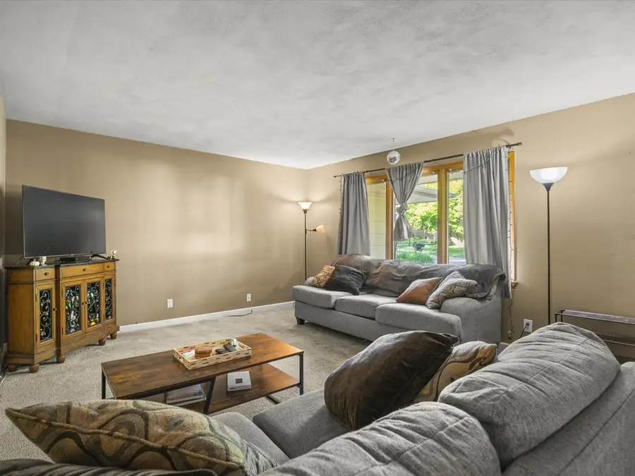 131 Dawn Avenue, Rockford, IL 61107 - #3