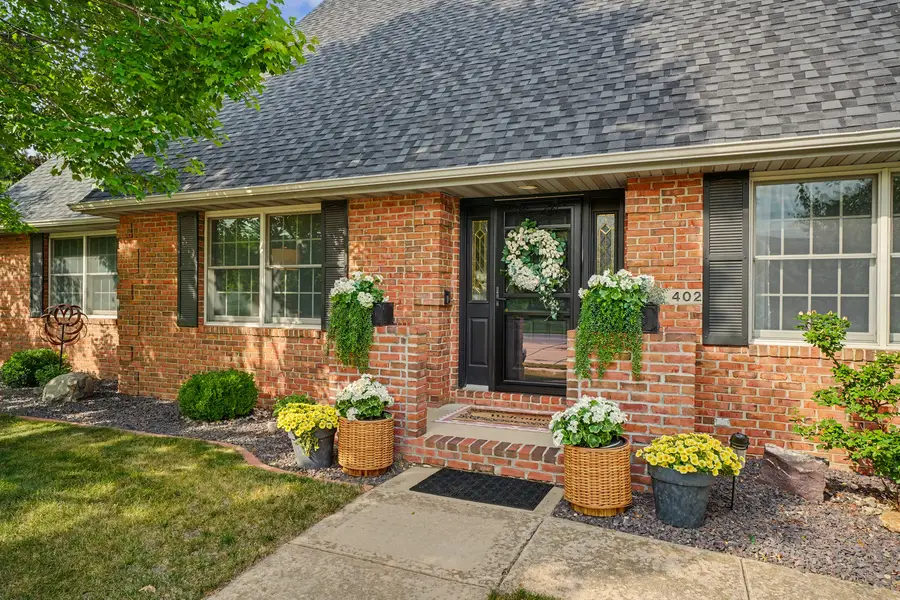 402 N Beringer Circle, Urbana, IL 61802 - #2