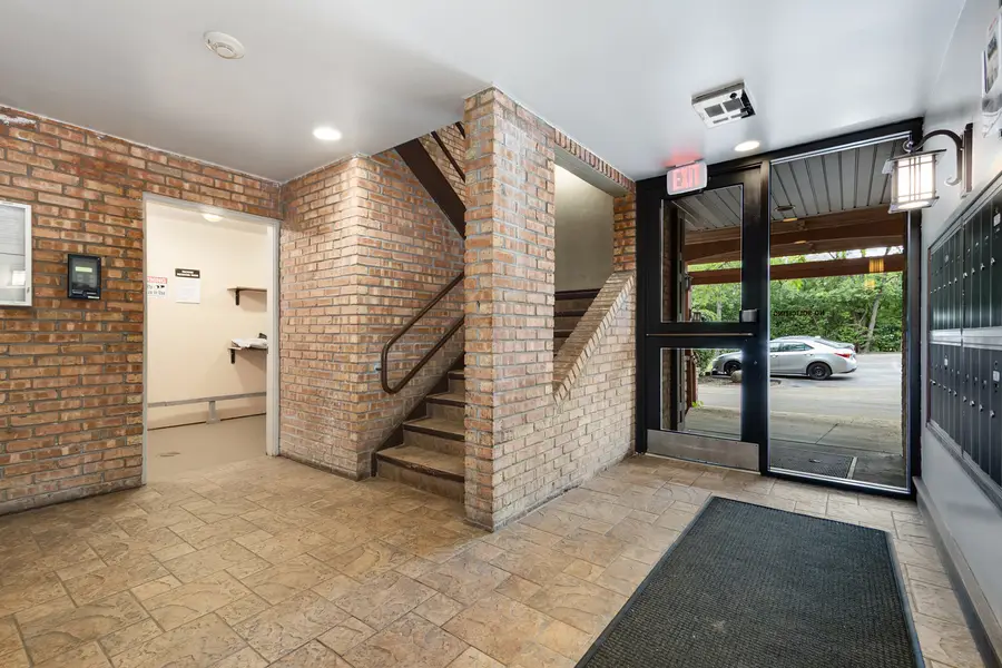5830 Oakwood Drive #3K, Lisle, IL 60532 - #3