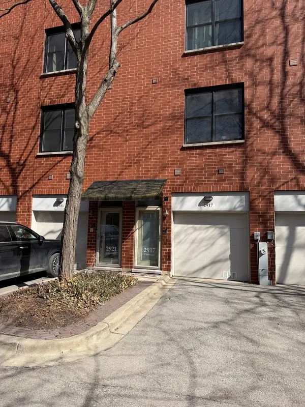 2917 N Claremont Avenue, Chicago, IL 60618