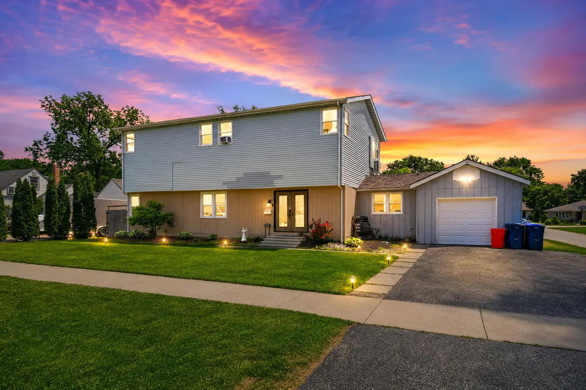 11325 S Oak Park Avenue, Worth, IL 60482 - #1