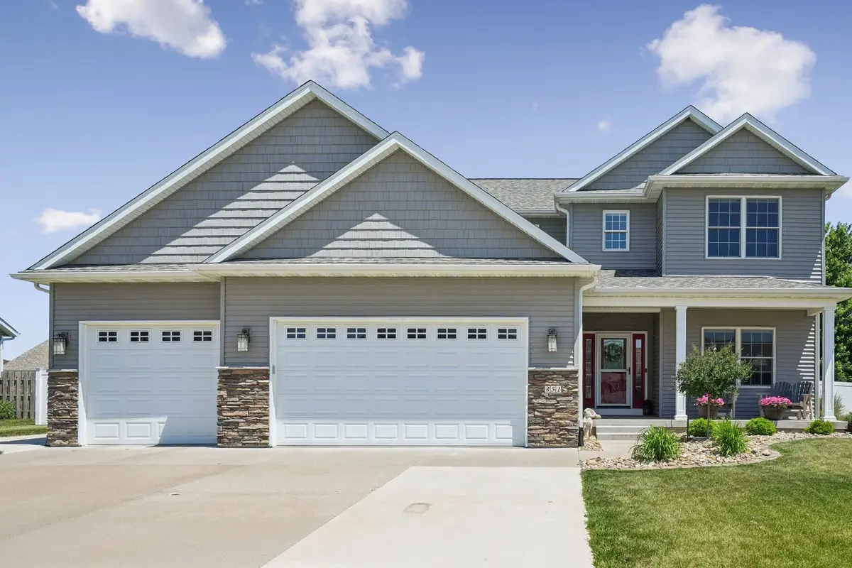 851 Stonebridge Circle, Eldridge, IA 52748 - #1