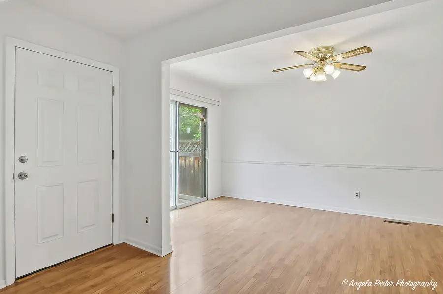915 Royal Drive #4, McHenry, IL 60050 - #2