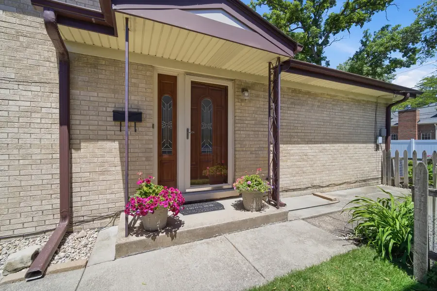 9523 Laramie Avenue, Skokie, IL 60077 - #3