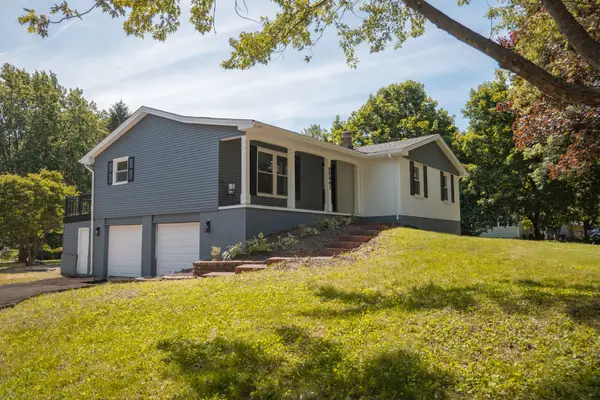 6N841 Longacre Drive, St. Charles, IL 60175