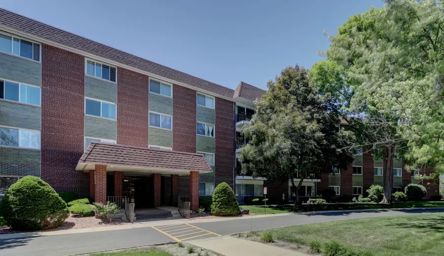 1030 S Fernandez Avenue #1T, Arlington Heights, IL 60005 - #3